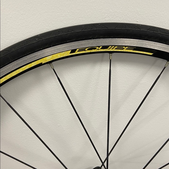 Set of 2 Mavic Ksyrium Équipe 700 Bicycle Wheels W/Tires - Picture 4 of 10